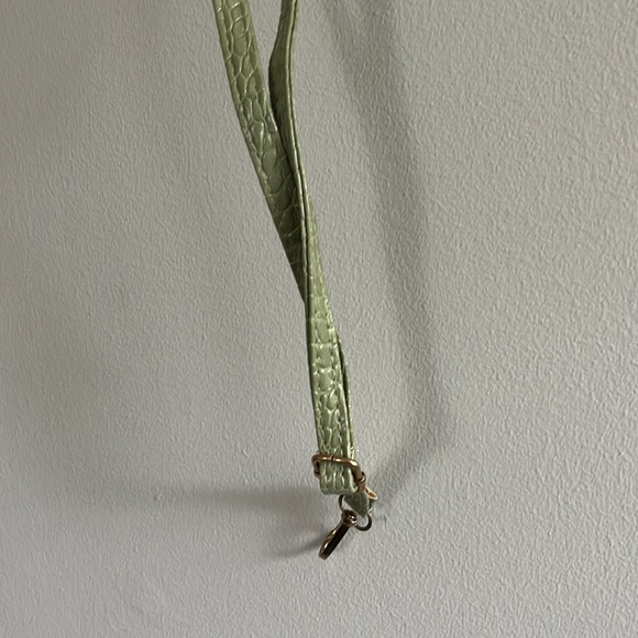 New without tags green faux crocodile mini bag - Picture 8 of 9